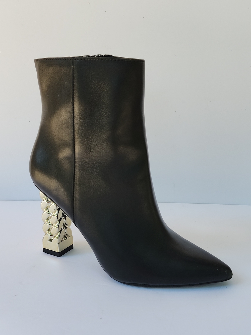 WHITE HOUSE/BLACK MARKET KELSEA LEATHER ANKLE BOOTS
